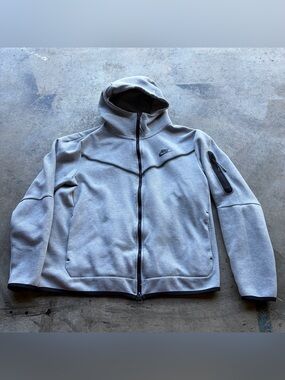 Nike Women's Tech Fleece Full-Zip Cape Hoodie Gray